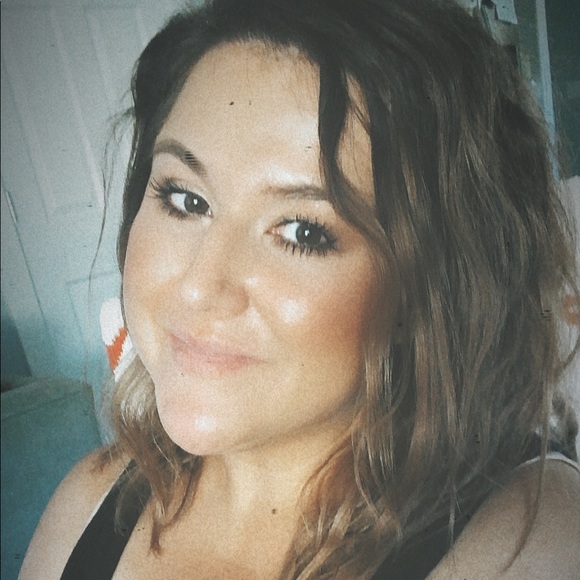 Meet the Posher Other - Meet your Posher, Julie